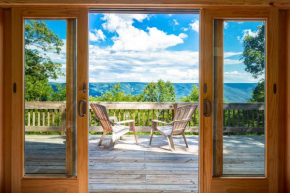 Amazing Views, Hot Tub, WiFi, Deck, & Fire Pit!